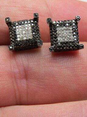 10k Diamond Men's Studs Earring